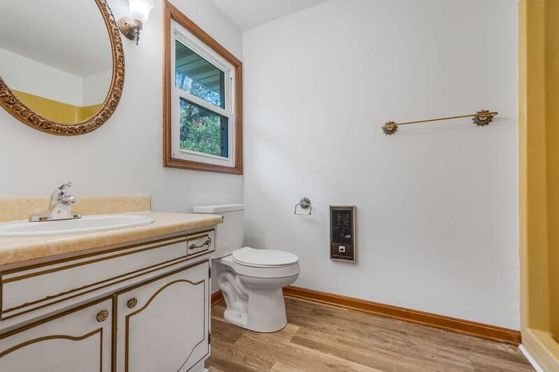 Spotsylvania House: 10003 Courthouse Rd
