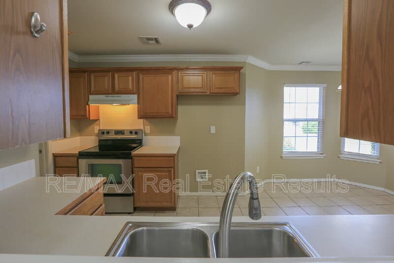 Centerton House: 1071 Evergreen St
