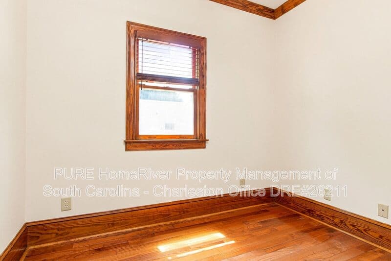 Charleston House: 224 President St