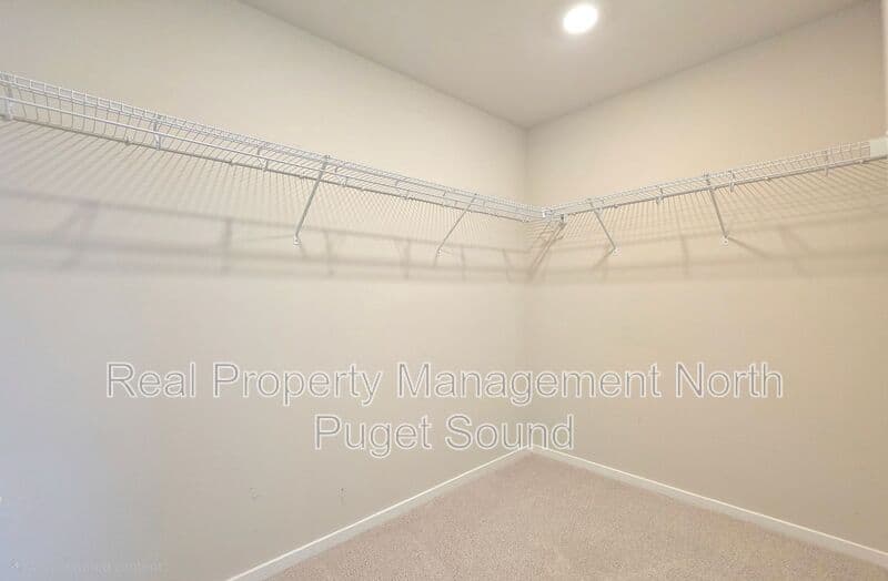 Granite Falls House: 9814 Hawkins Ave