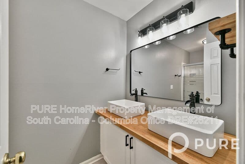 Columbia House: 3000 Twin Oaks Way