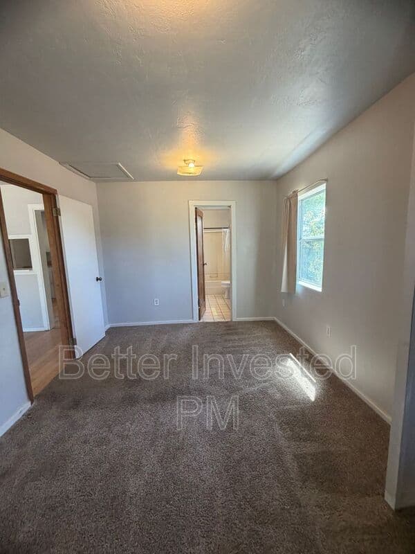 Ukiah House: 3851 Eastside Calpella Rd