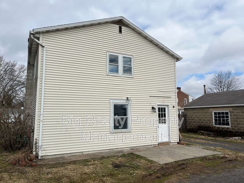 Stowe Condo: 513 Center St