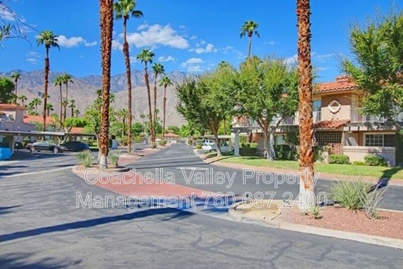 Palm Springs Condo: 500 S. Farrell Drive