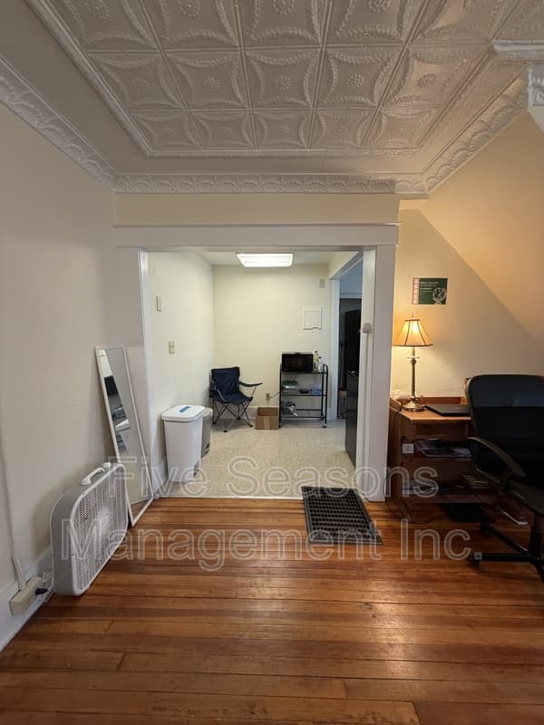 Burlington Condo: 465-467 Colchester Avenue - 1