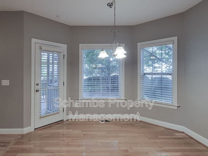Fuquay Varina House: 414 Banagher Ln