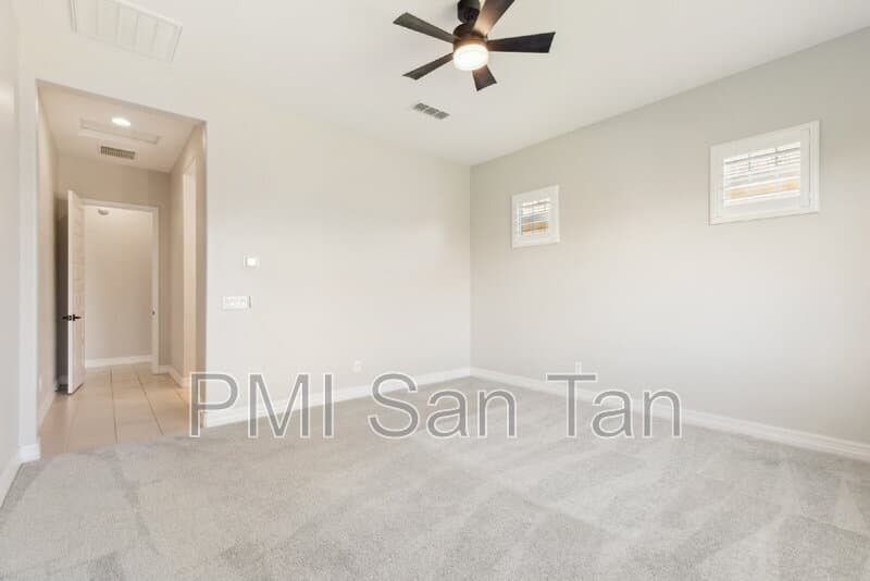 Queen Creek House: 20598 East Avenida Del Valle Court