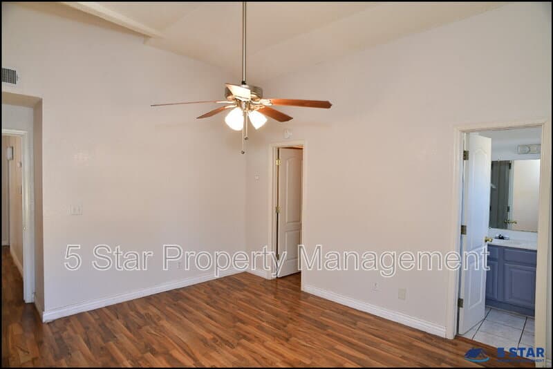 El Paso House: 12062 Ben Proctor Dr