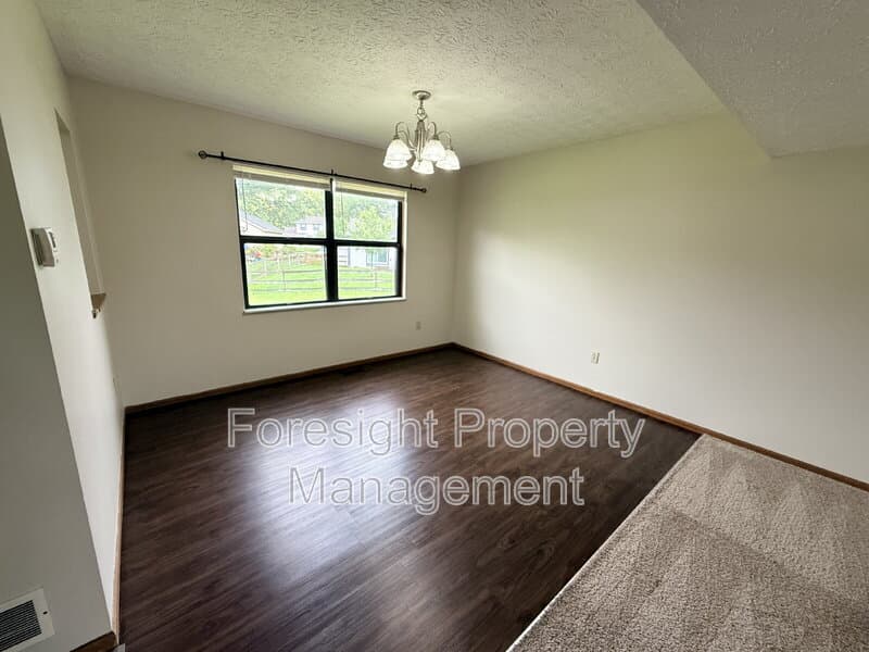 Columbus House: 3850 Heatherglen Drive