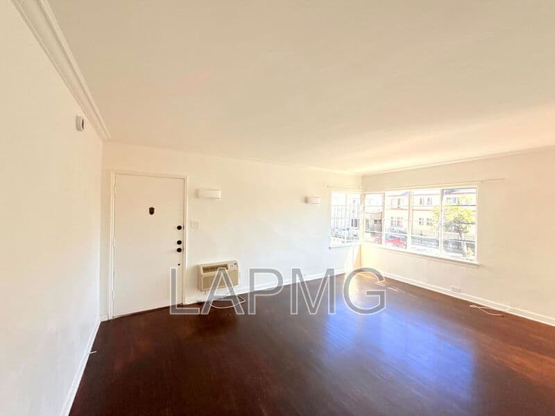 Los Angeles House: 3919 W. 8th Street