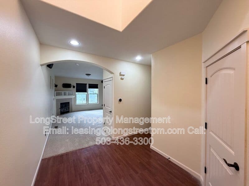 Salem House: 823 Crouchen St NW