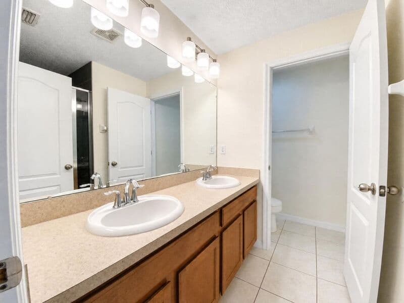 Lakeland Townhome: 4176 Shade Tree Lane