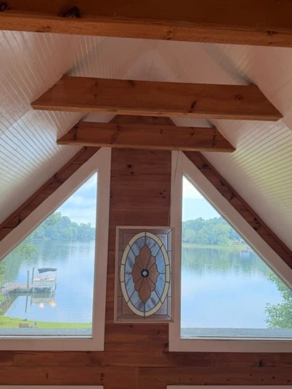 Prosperity House: 127 Oak Pointe Road
