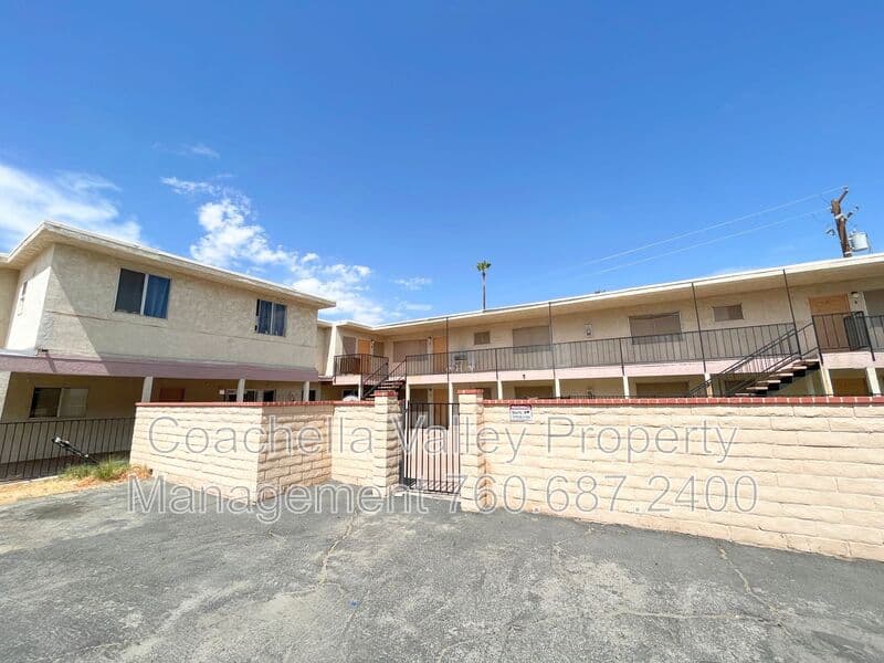 Cathedral City House: 36982 Bankside Dr.