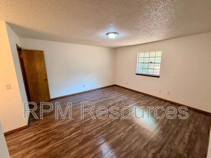 Oklahoma City Condo: 7000 Woodlake Dr