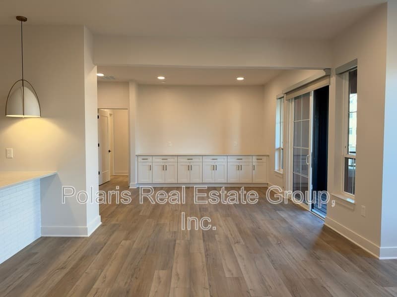 Carmel Condo: 925 Veterans Way