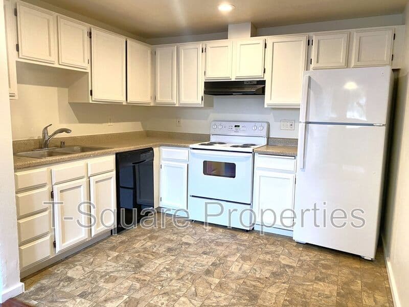Seattle House: 7041 S 116th PL