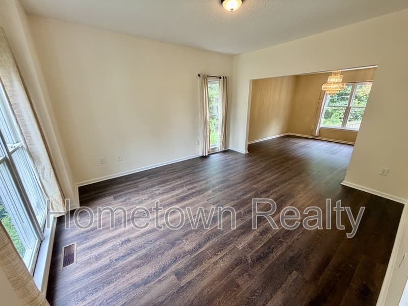 McDonough House: 175 Allie Drive