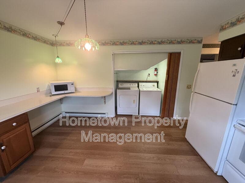 Camp Hill House: 215 N 33rd St