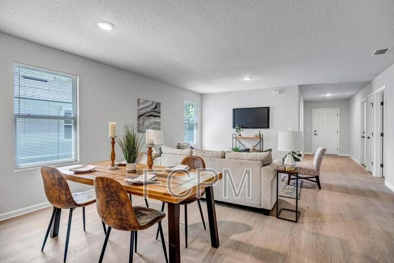 Jacksonville House: 5460 Amazon Ave