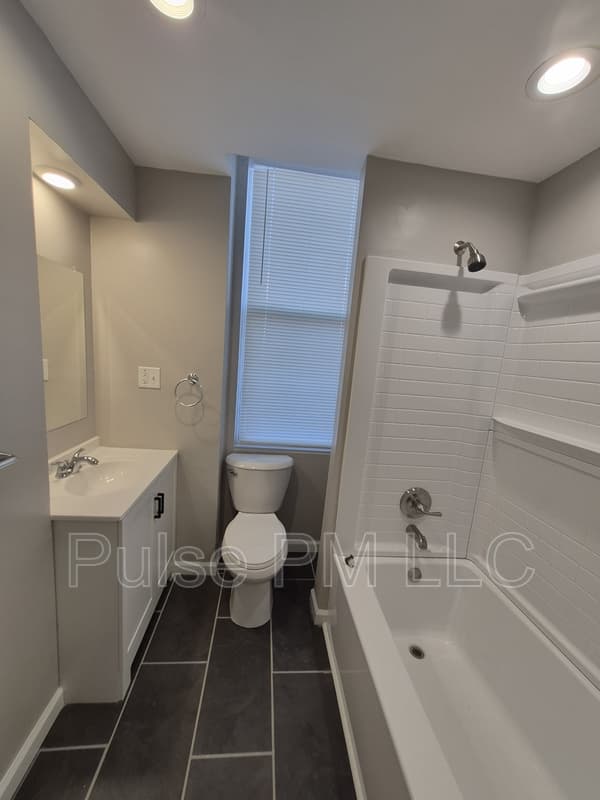 Dayton Condo: 638-640 6th Avenue - 638-2