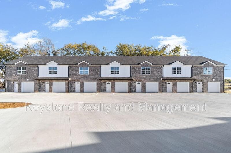 Clarksville Townhome: 2186 Peachers Mill Road