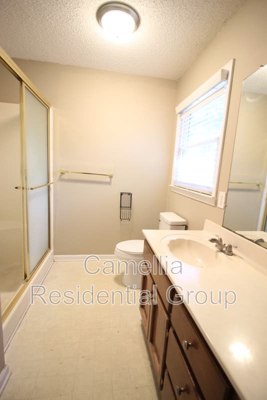 Calera House: 120 Southern Hills Circle