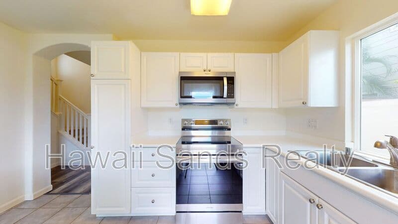 Ewa Beach House: 91-1040 Kai Kukuma St