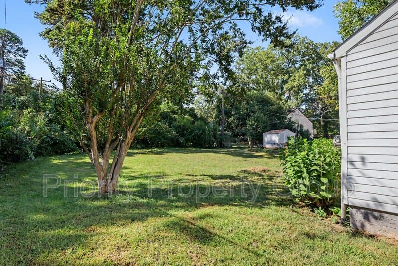 Charlotte House: 1317 Remount Road