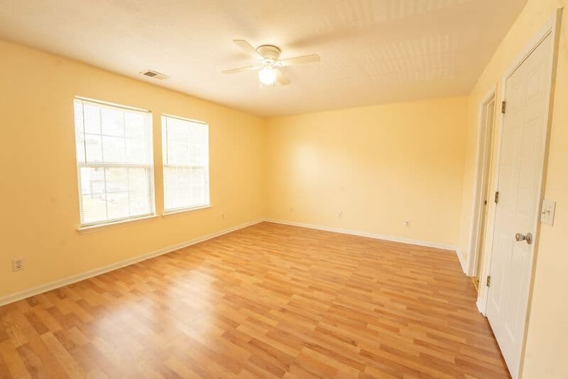 Port Wentworth House: 7 Gimbal Cir