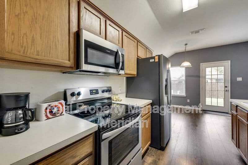 Blue Mound House: 10505 Braewood Dr