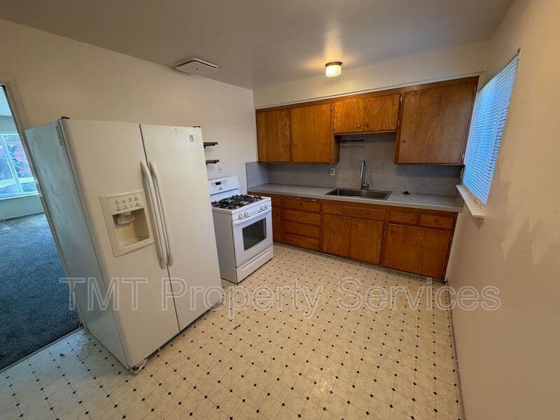 Sacramento House: 2431 33rd St.