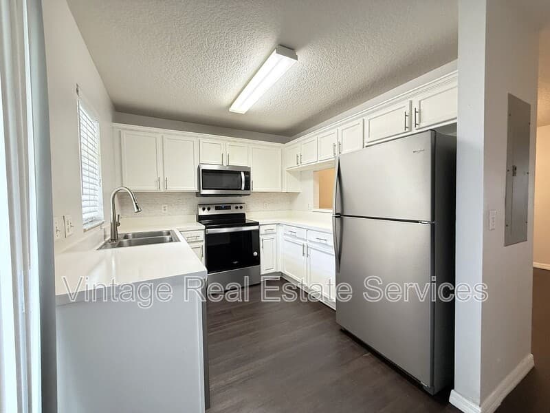Valrico House: 254 Castlekeeper Pl