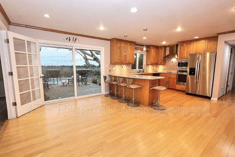 Fair Oaks House: 8520 Emperor Drive