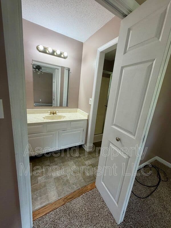 Ooltewah House: 5428 Country Village Dr
