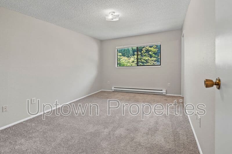 Beaverton House: 5660 SW 180th Ave