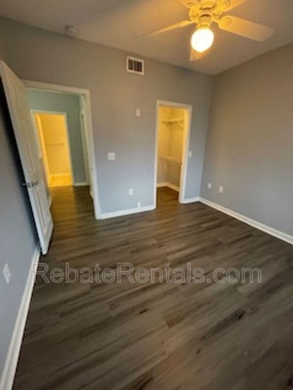 Jacksonville Condo: 10075 Gate Parkway