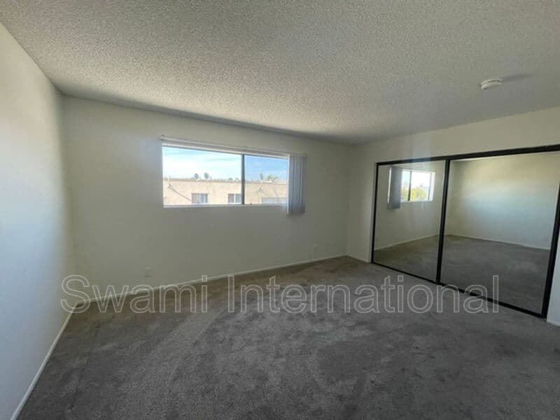 Inglewood Condo: 917 Enterprise Ave.