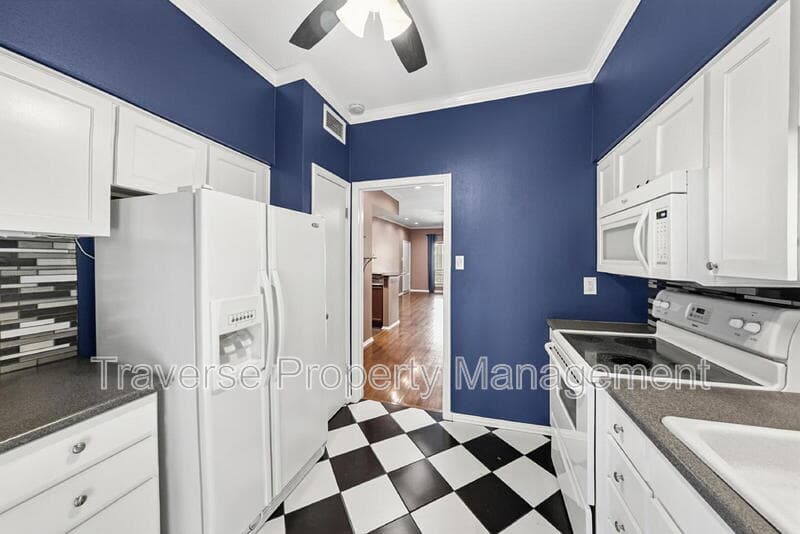Fort Worth Condo: 4312 Bellaire Dr S