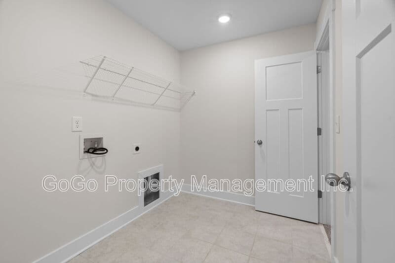 Simpsonville House: 216 Pewter Circle