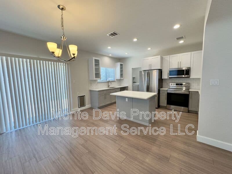Cedar Park House: 2105 Sage Canyon Drive