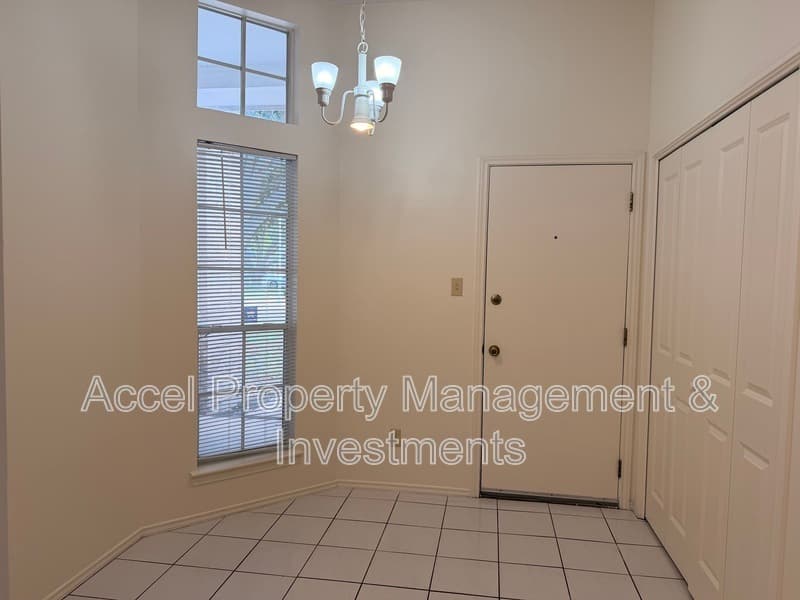 McAllen House: 6617 N. 40th