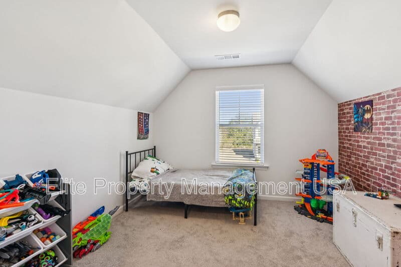 Commerce House: 566 Skye Drive, Commerce, GA