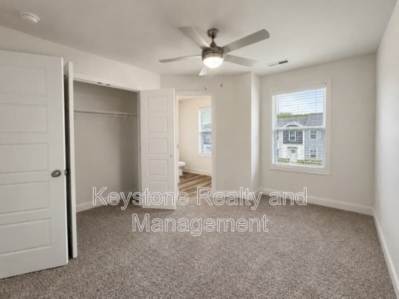 Clarksville Apartment: 919 Martin Street