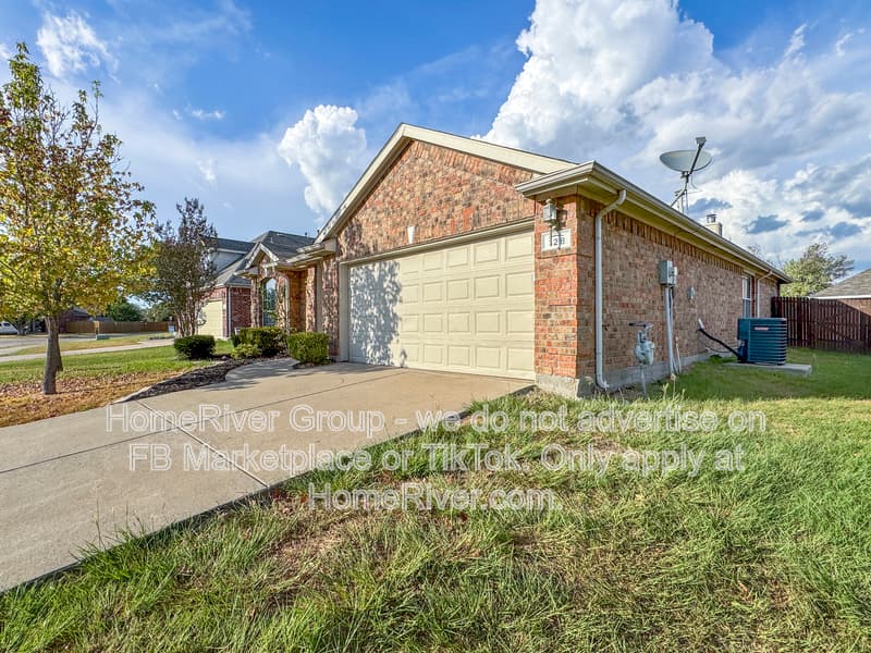 Forney House: 128 Redbud Dr