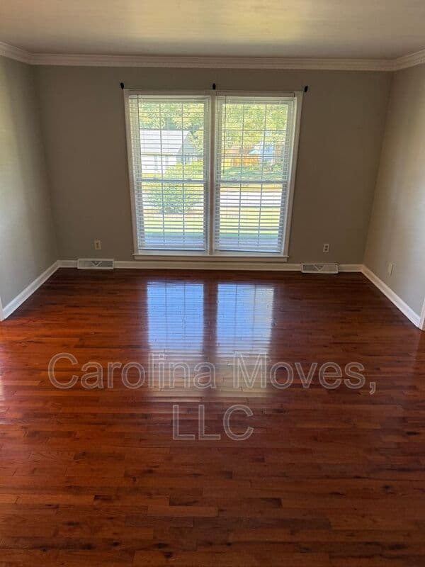 Greenville House: 4597 Coach Hill Drive