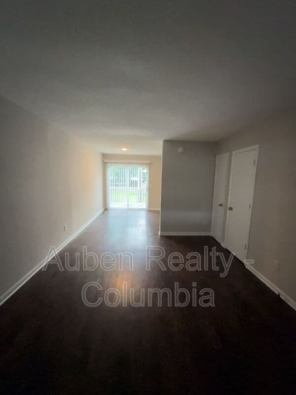 Cayce House: 16 Londonderry Sq