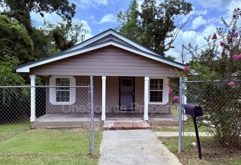 Quincy House: 911 7Th Street