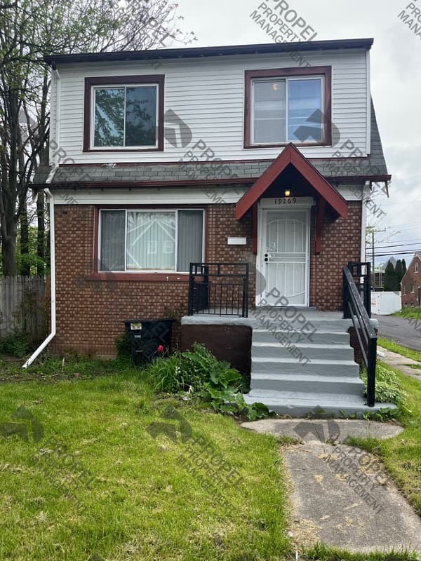 Detroit House: 19269 Hawthorne St.