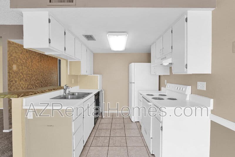 Phoenix Condo: 838 E Joan D Arc Ave